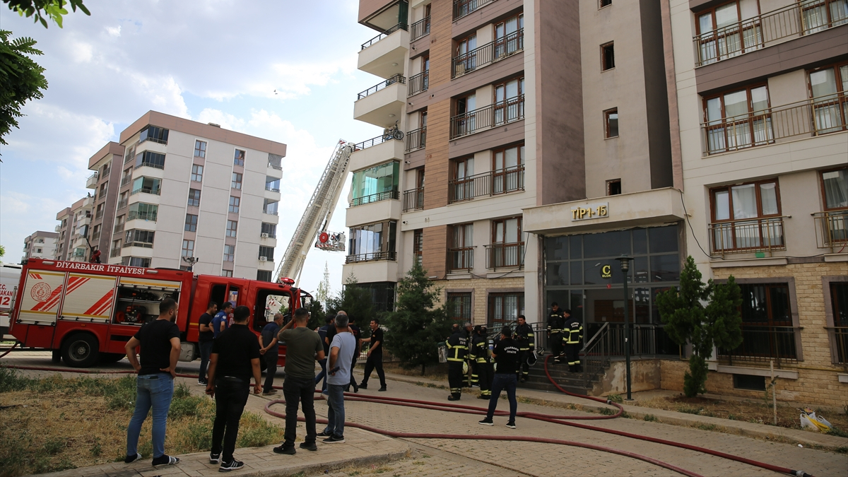 Diyarbakır’da apartman yangını