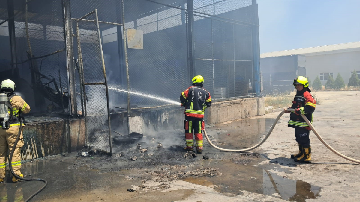 Balıkesir toptancı sebze halinde yangın