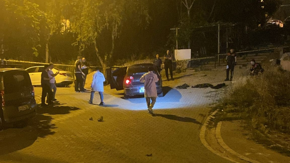 İstanbul Esenyurt’ta tekel bayisini kurşunlayıp polisten kaçtılar