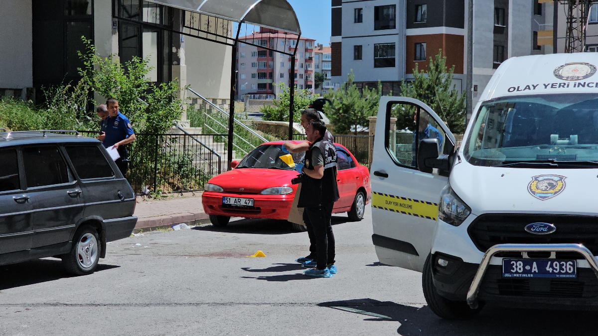 Kayseri’de çocukların kavga eden aileler birbirine saldırdı