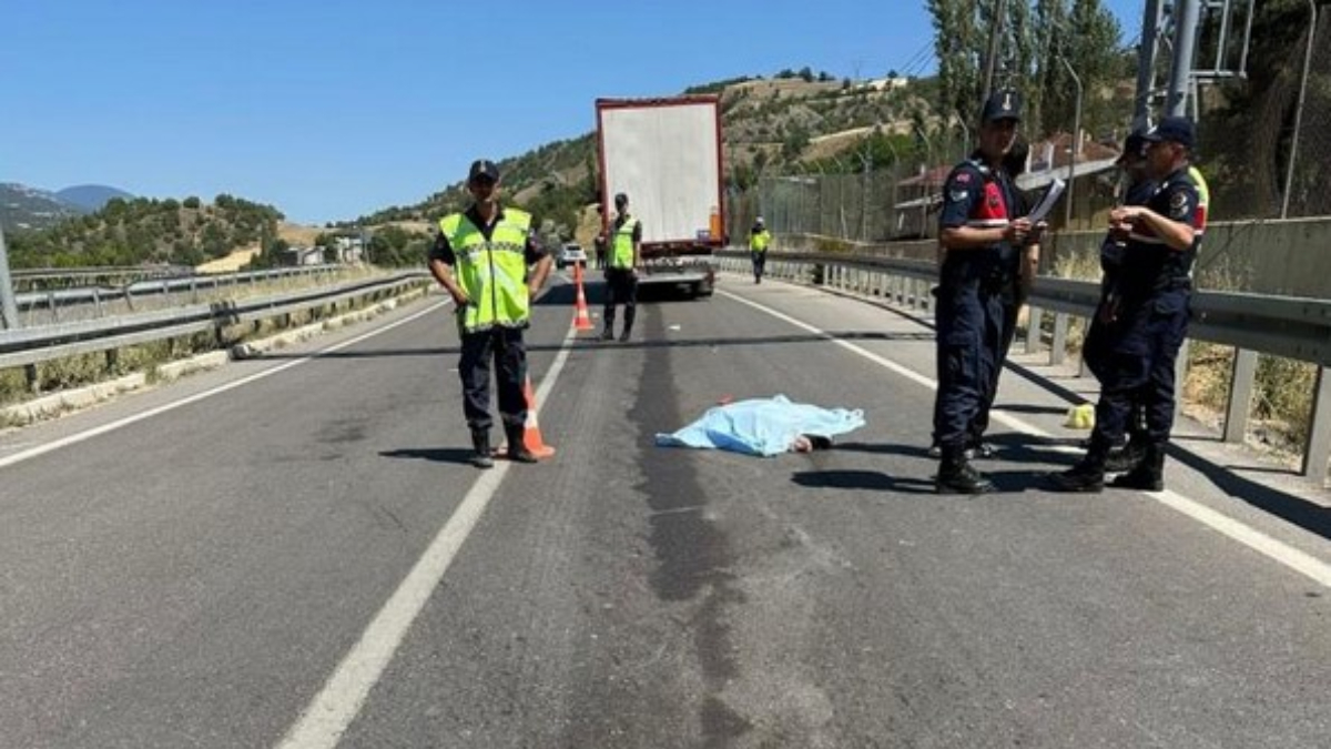 Sivas’ta tır yayalara çarptı: 1 ölü 1 yararlı