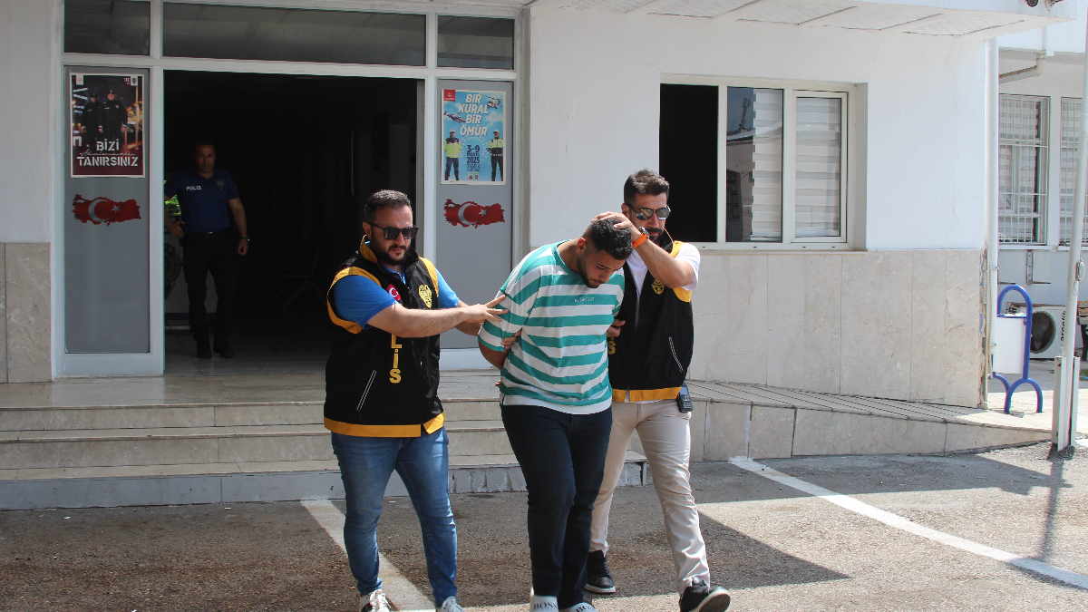 Adana’da komşusunun aracına zarar veren şahıs yakalandı