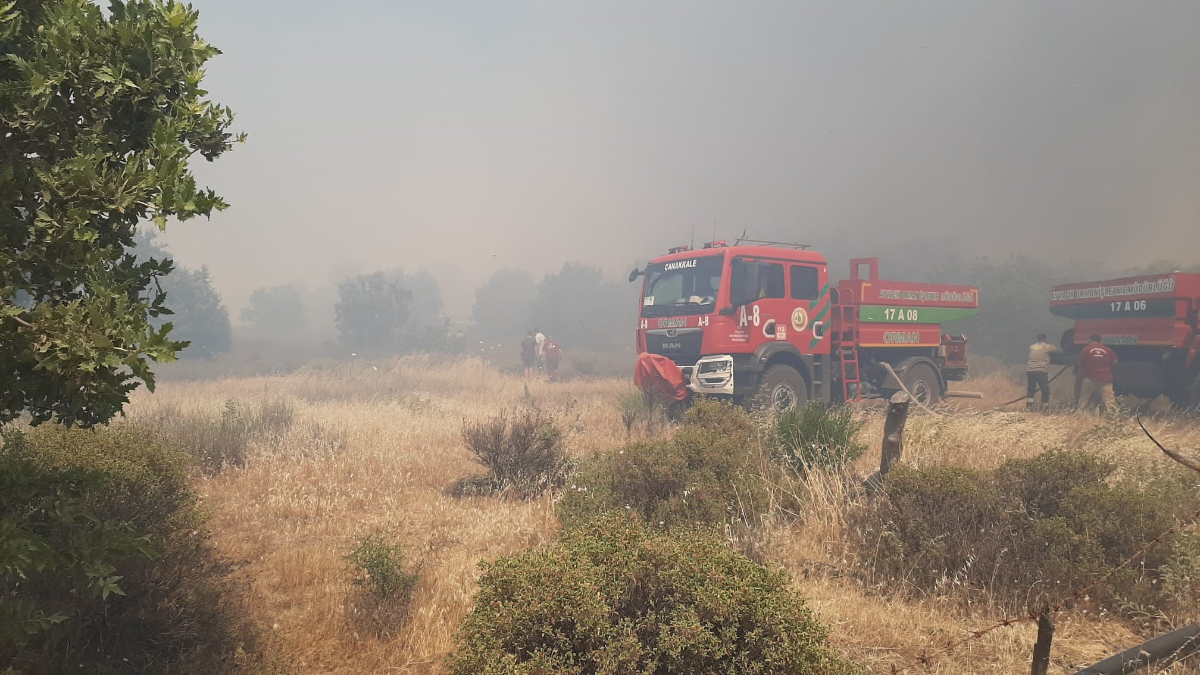 Çanakkale’de tarım arazisinde yangın çıktı