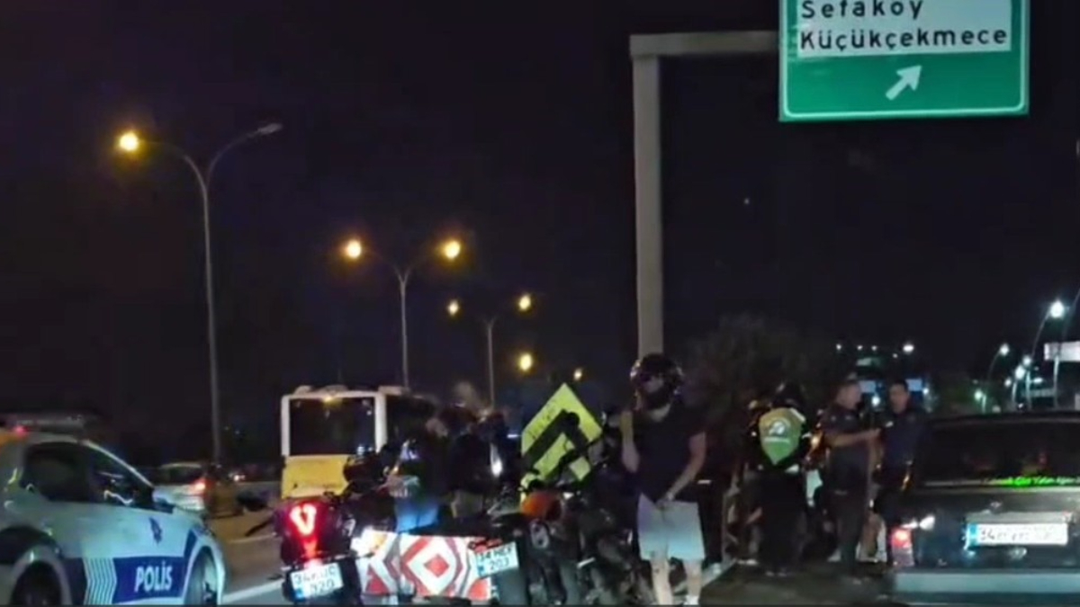 İstanbul’da motosiklet ile otomobil çarpıştı: 1 yaralı