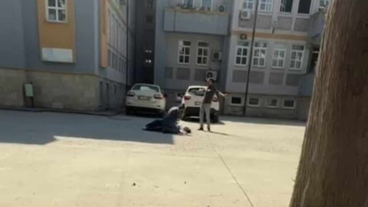 Sakarya’da sınava giremeyen genç baygınlık geçirdi
