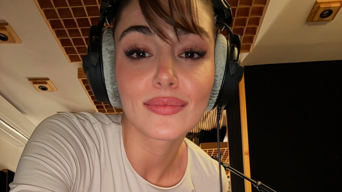 Hande Erçel aşkı anlattı: "Bir sandalye bile onu hatırlatabilir"