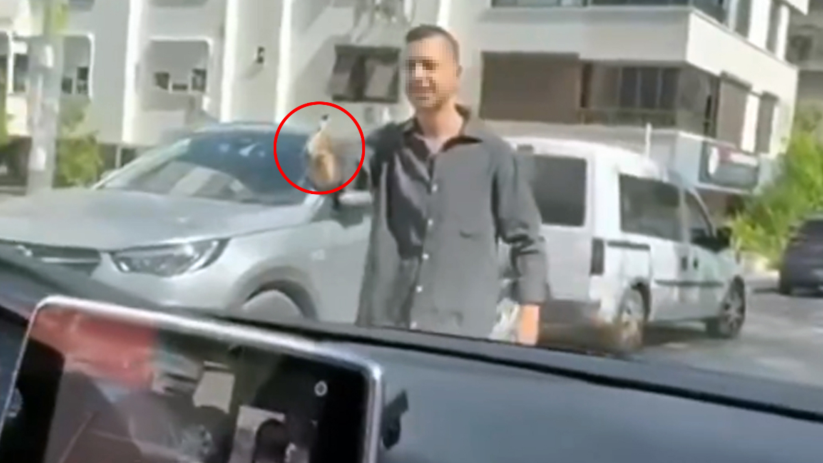 Antalya’da trafikte tartıştığı kadınlara tabanca doğrultan sürücü tutuklandı