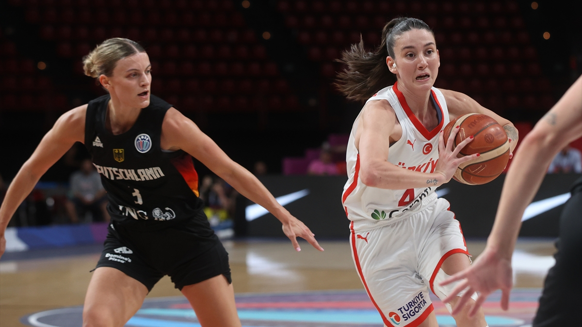 A Milli Kadın Basketbol Takımı Almanya maçında