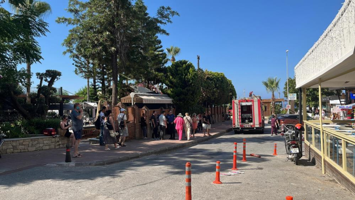 Antalya’da otelin kazan dairesinde yangın: Müşteriler tahliye edildi
