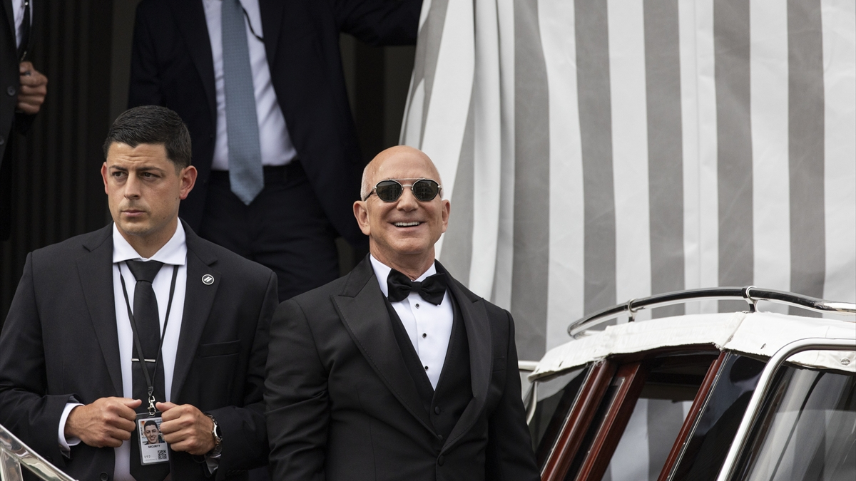 Jeff Bezos ve Lauren Sanchez Venedik'te Rüya Gibi Bir Düğünle Evlendi: Detaylar Ortaya Çıktı!