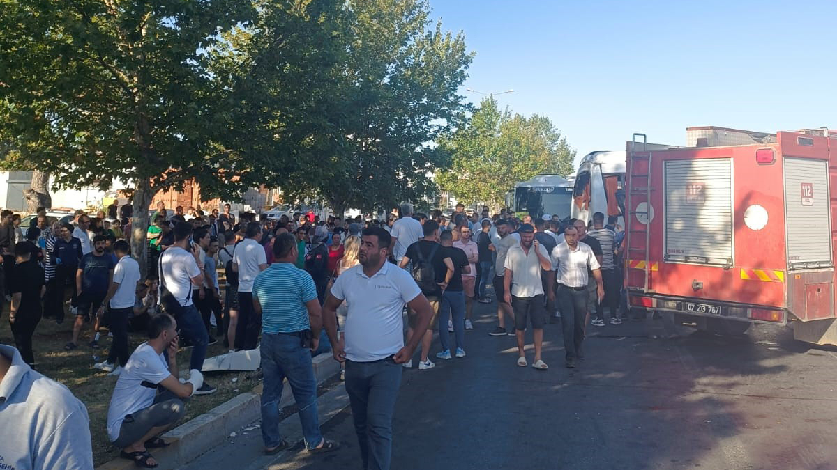 Antalya'da zincirleme kaza: 26 yaralı