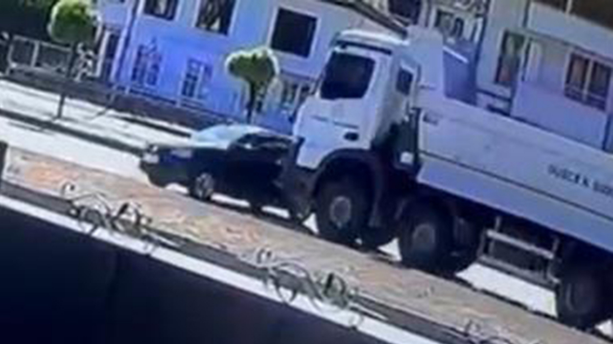 Düzce’de kamyonun çarptığı otomobildeki çocuk hayatını kaybetti Düzce’de kamyonun çarptığı otomobildeki çocuk hayatını kaybetti