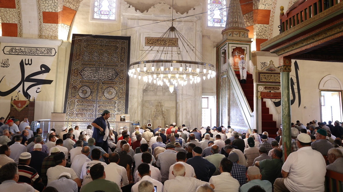 Ali Erbaş, Edirne’deki Eski Cami’de hutbe irat etti Ali Erbaş, Edirne’deki Eski Cami’de hutbe irat etti