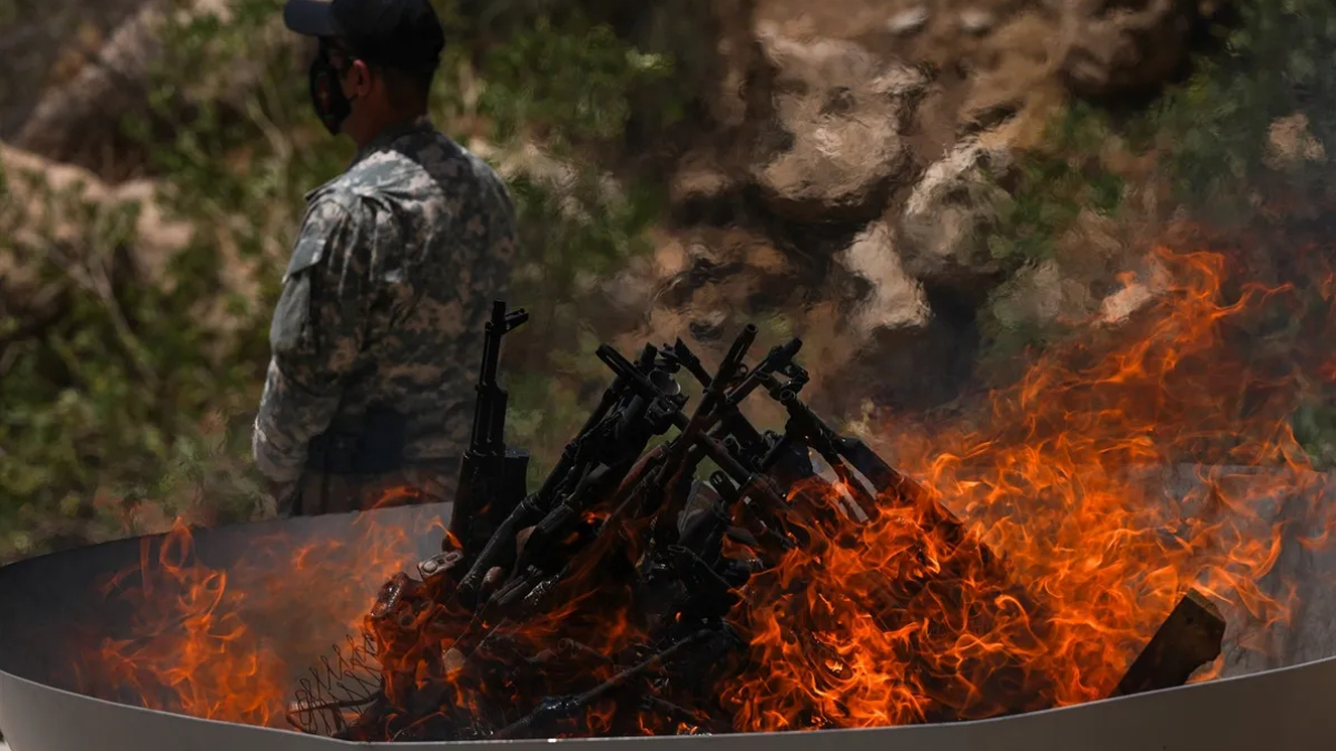 PKK'nın Tarihi Adımı: Silahlar İmha Edildi, Dünyadan Destek Yağdı!