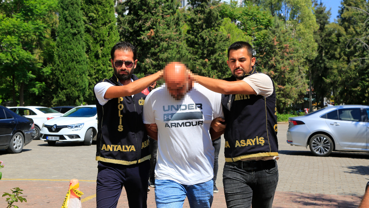Antalya’da eşini 9 kurşunla öldürmüştü: Koca ve arkadaşı hakkında istenen ceza belli oldu