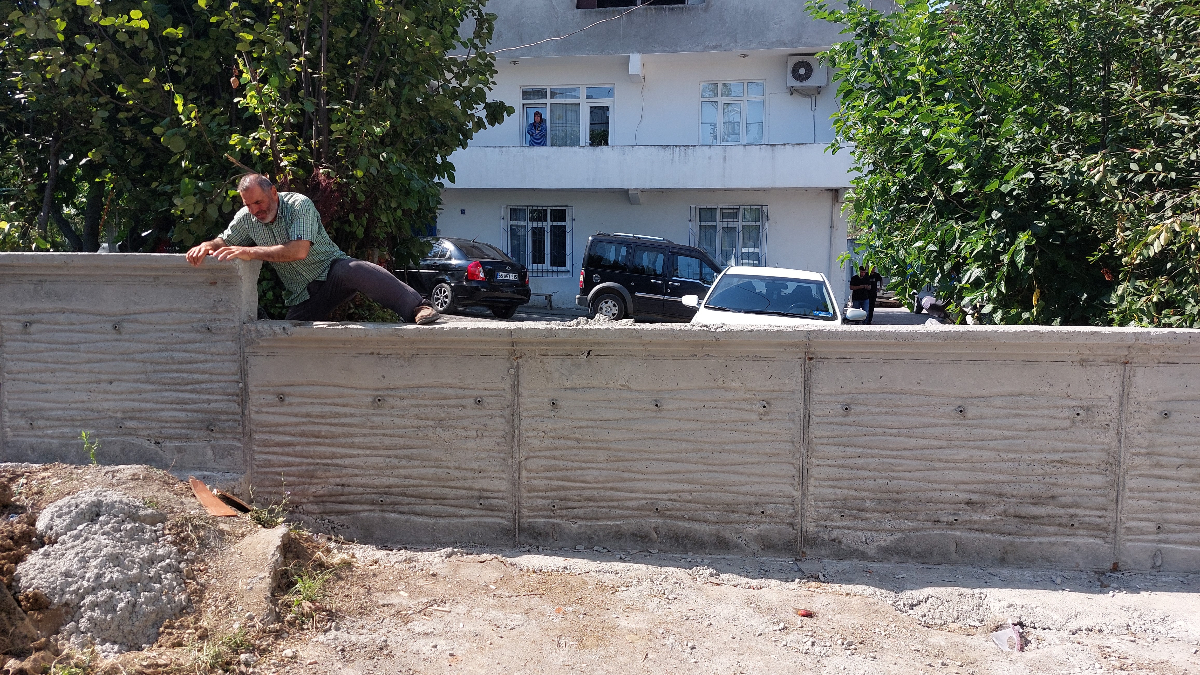 Samsun’da “tapulu arsam” diyerek yolu kapattı, ekipler müdahale etti