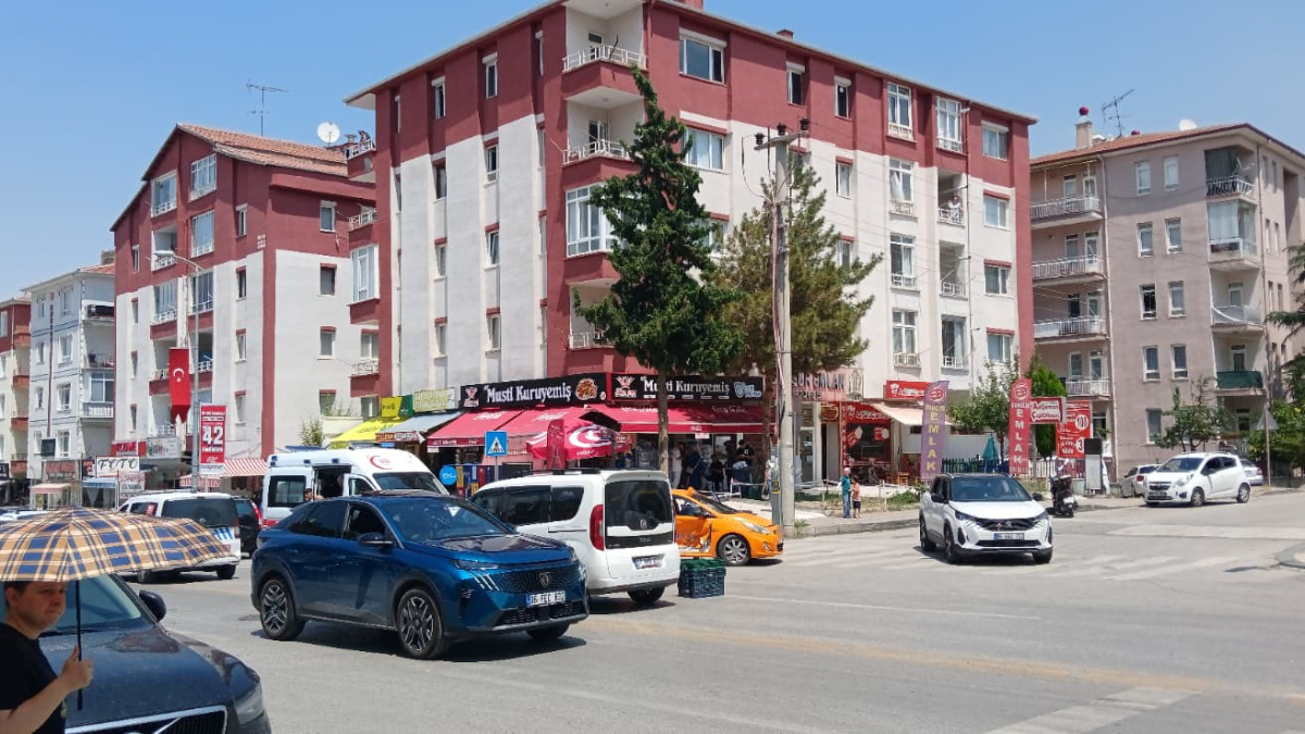 Ankara’da taksi ile otomobil çarpıştı: 1 yaralı