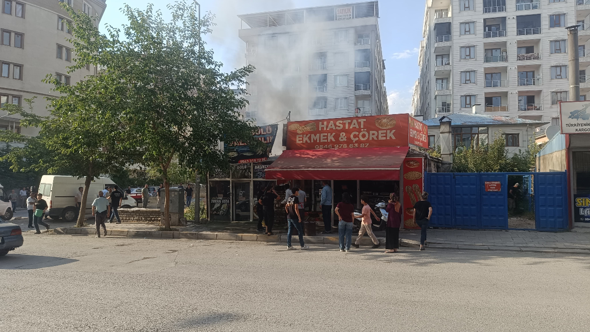 Van’da iş yerinde yangın paniği: İlk müdahaleyi vatandaşlar yaptı
