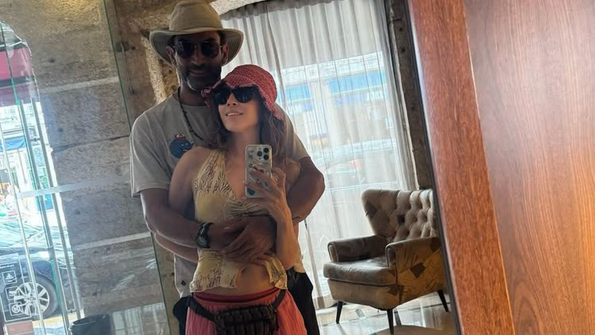 Kenan İmirzalıoğlu ve eşi Sinem Kobal tatilde! Verdikleri pozlar gündem oldu Kenan İmirzalıoğlu ve eşi Sinem Kobal tatilde! Verdikleri pozlar gündem oldu