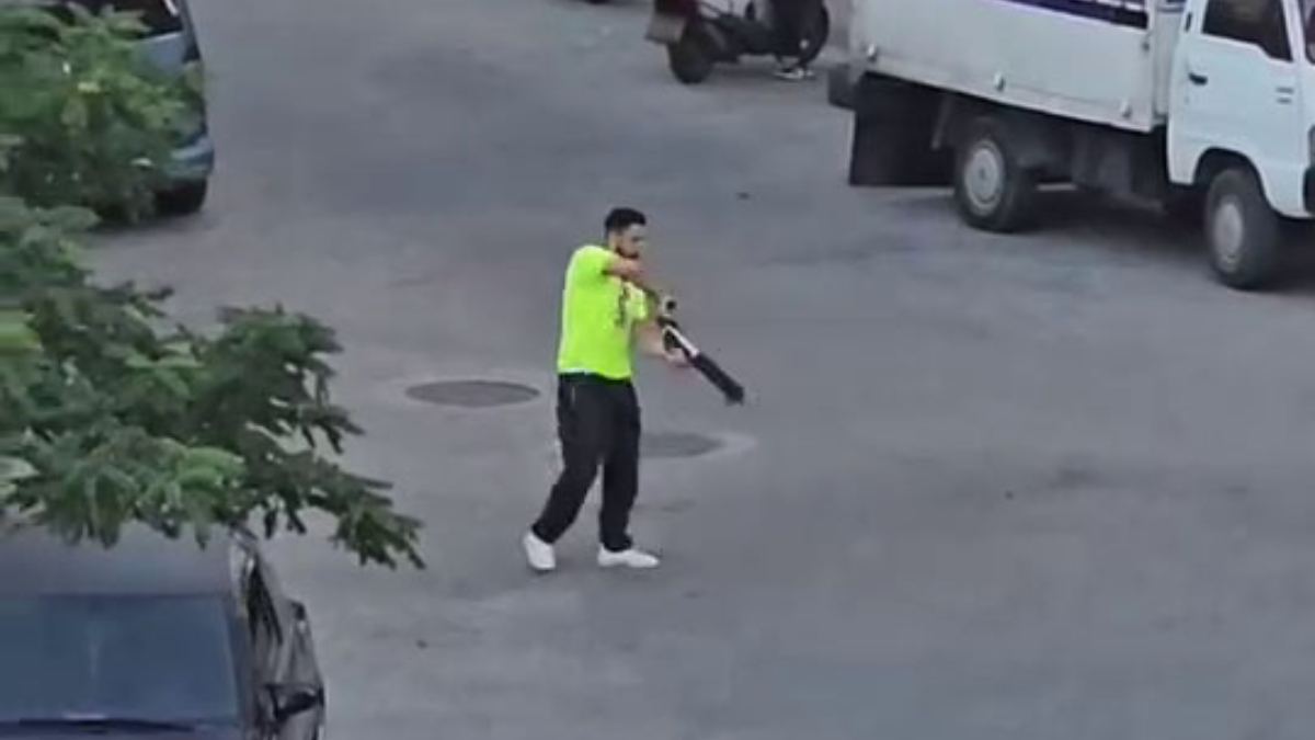 İstanbul'da husumetlilerin oturduğu kıraathaneye pompalı tüfekle ateş açtı