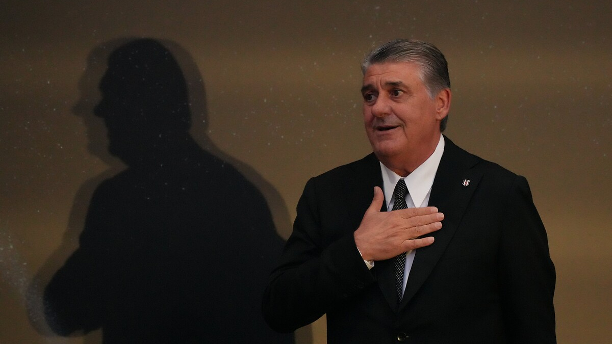 Serdal Adalı, gündeme dair açıklamalarda bulunuyor