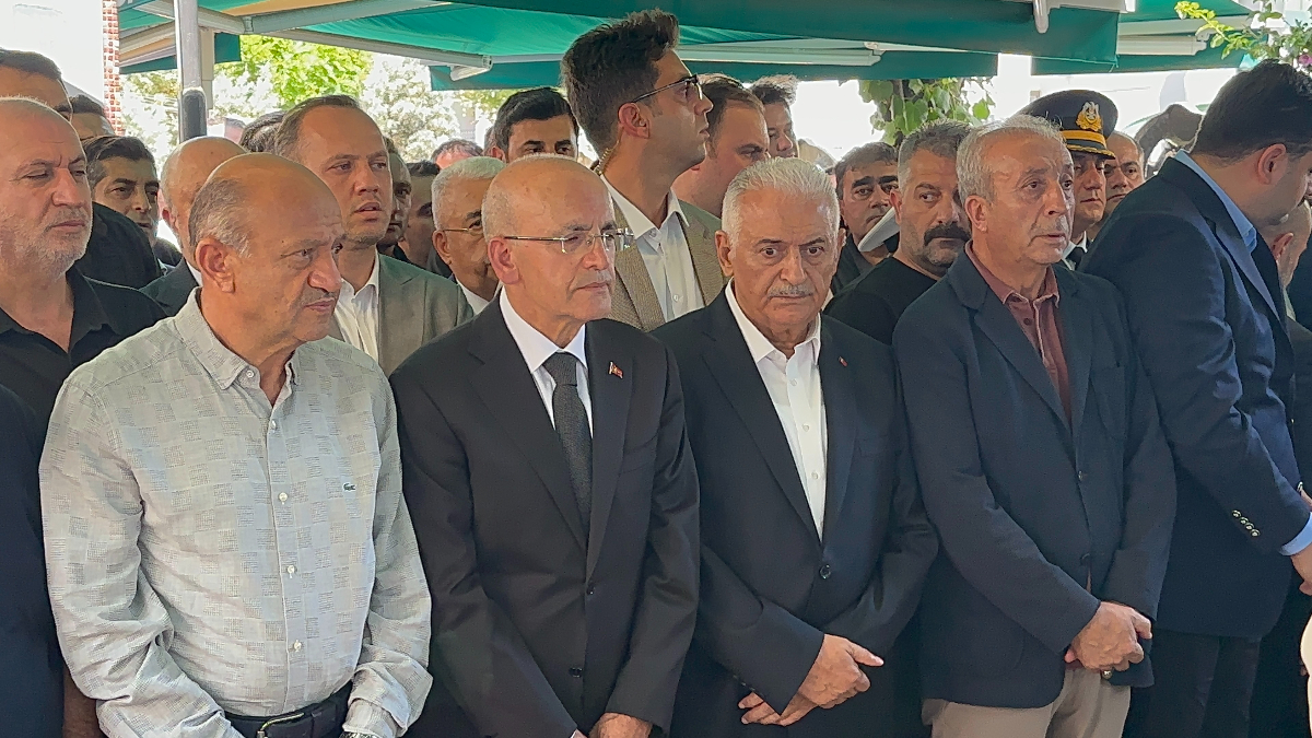 Mehmet Şimşek'in ağabeyi Nazmi Şimşek toprağa verildi
