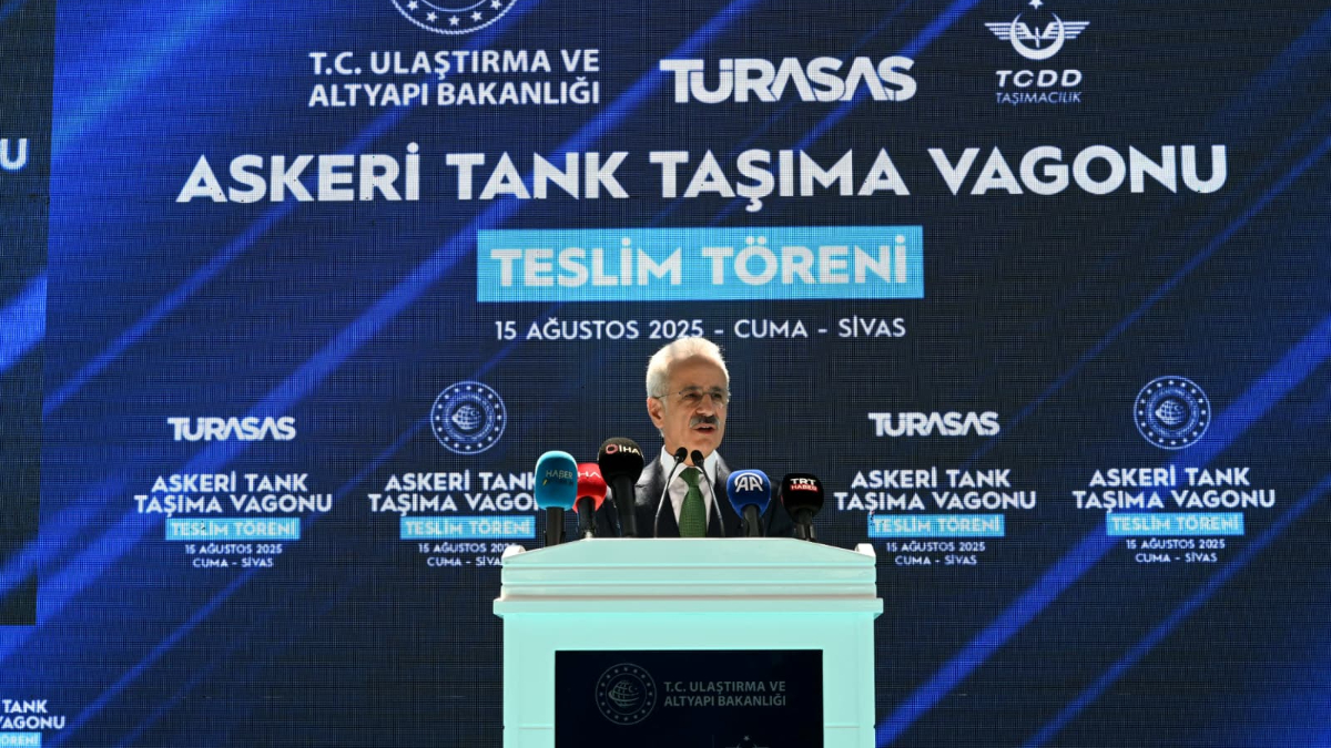 Abdulkadir Uraloğlu: TÜRASAŞ’ın ürettiği vagonlar Silahlı Kuvvetlerimizin gücüne güç katacak