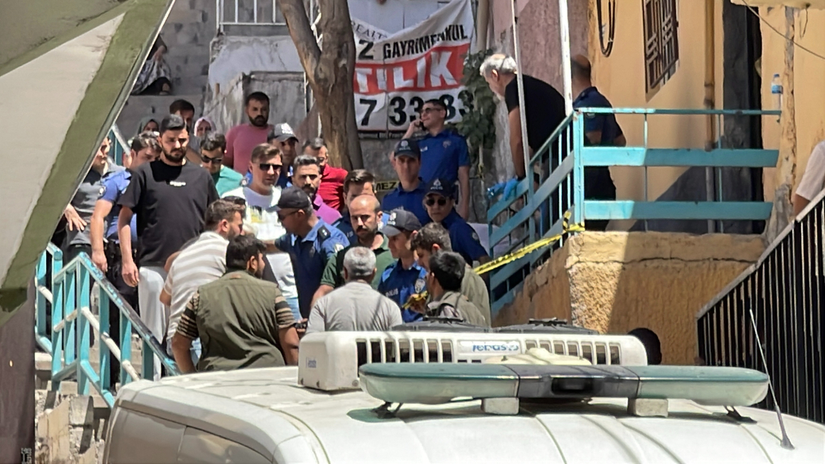 Şanlıurfa'da anne ve babası evde vurulmuş halde ölü bulunan 5 yaşındaki Dicle aranıyor