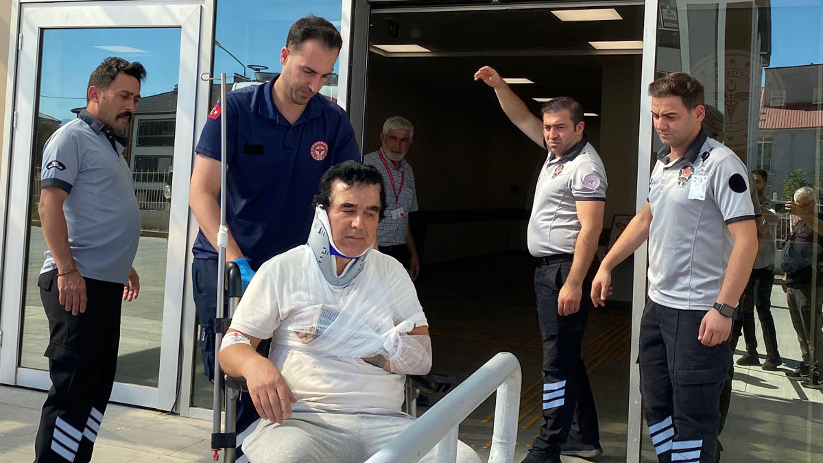 Erzincan'da iki otomobil çarpıştı: 1 çocuk 3 ölü, 6 yaralı