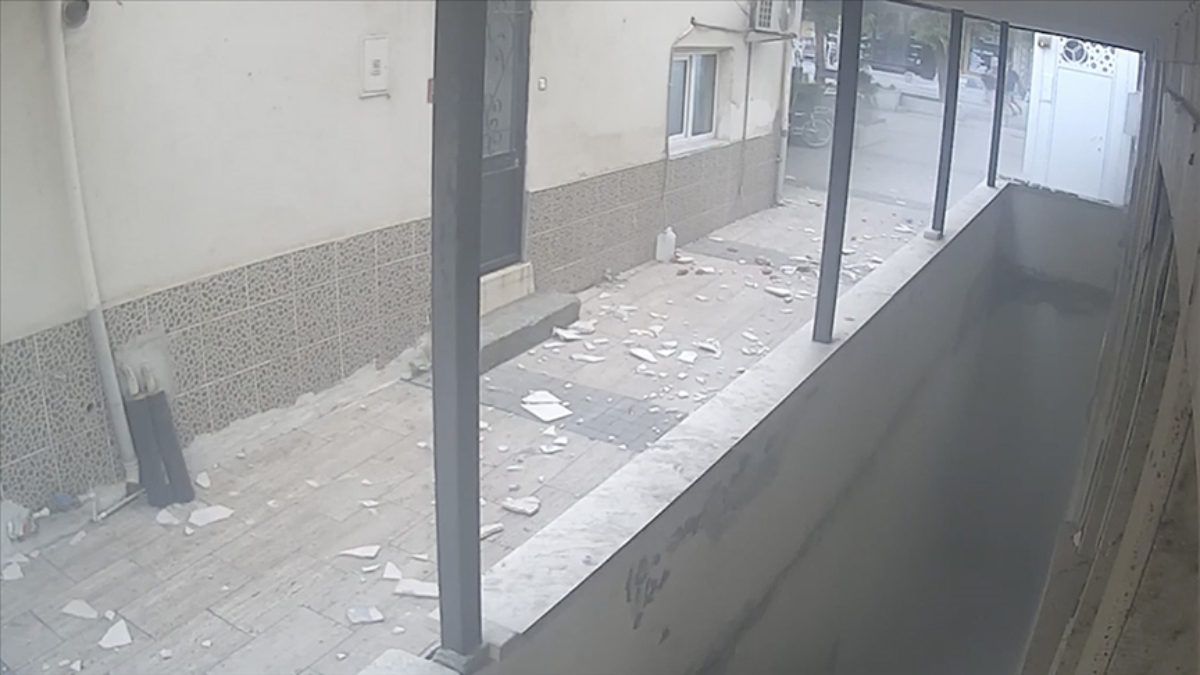 Balıkesir'de depremin yeni görüntüleri