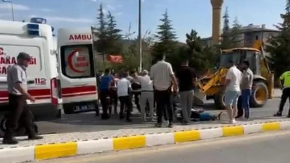 Kayseri'de dur ihtarından kaçan motosikletli iş makinesine çarparak öldü
