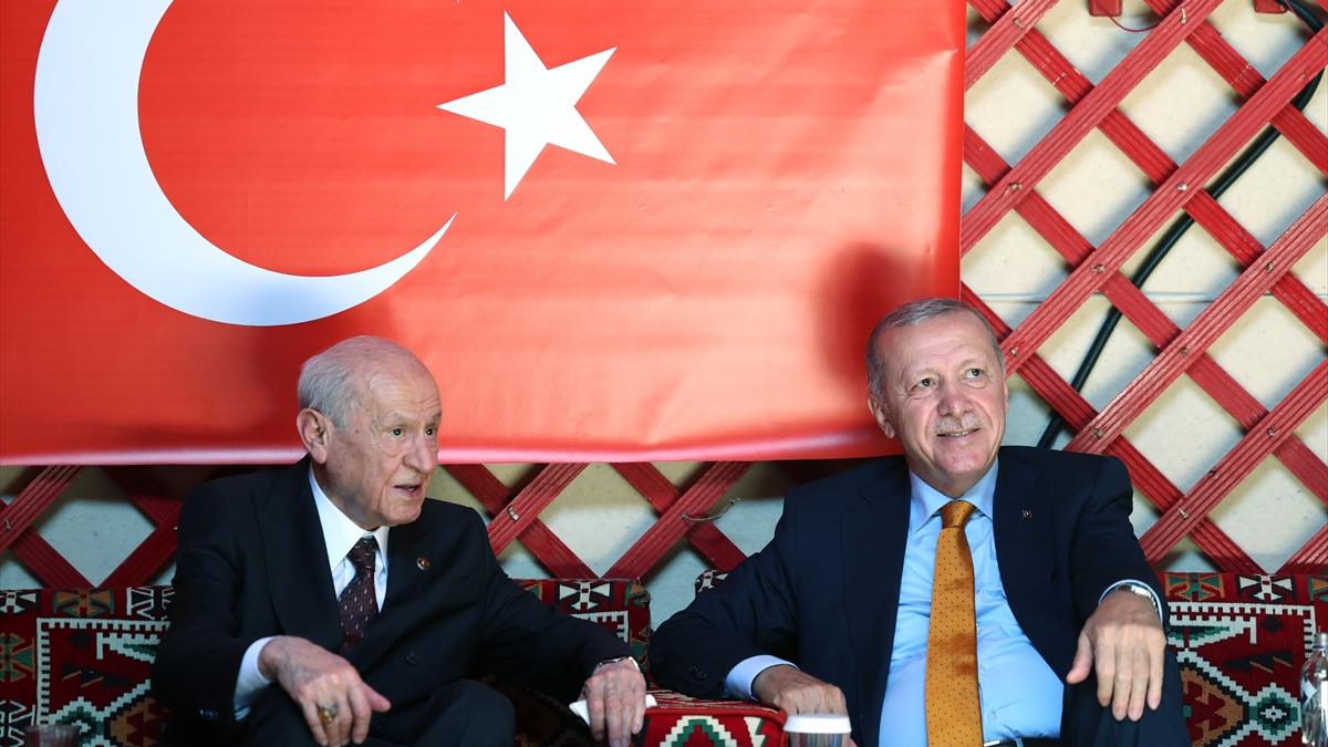 Cumhurbaşkanı Erdoğan, Ahlat'ta Bahçeli ile görüştü