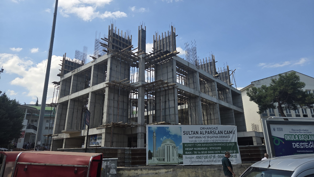 Bursa'da cami inşaatından düşen işçi yaşamını yitirdi