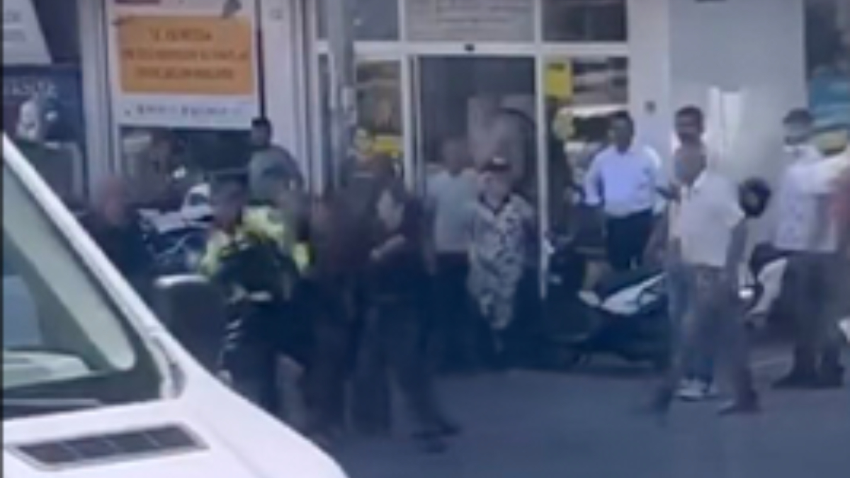 İzmir'de polise yumruklu saldırı