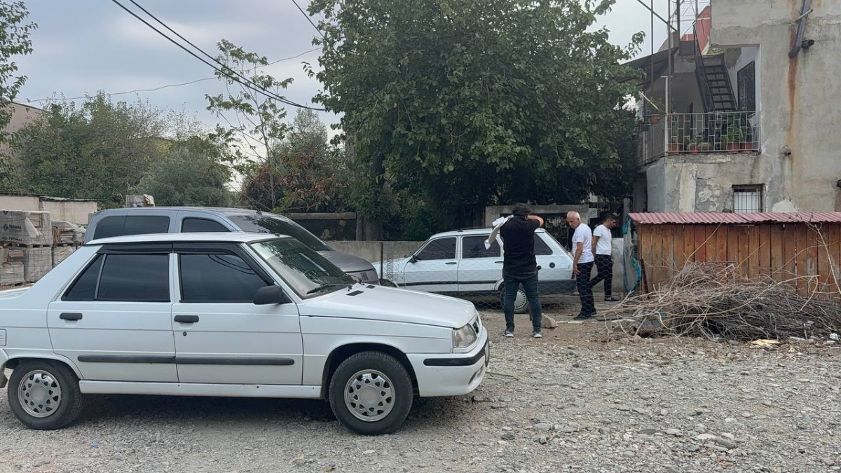 Adana'da korku dolu anlar: Evinin balkonundan pompalı tüfekle rastgele ateş açtı