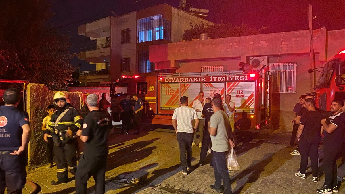 Diyarbakır'da patlama sonrası yangın çıktı: 1'i ağır 4 yaralı