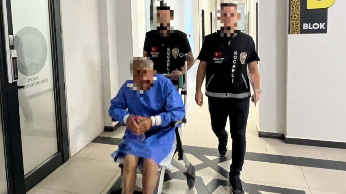 Kocaeli'de karısını öldüren şahıs tekerlekli sandalye ile sevk edildiği adliyede tutuklandı