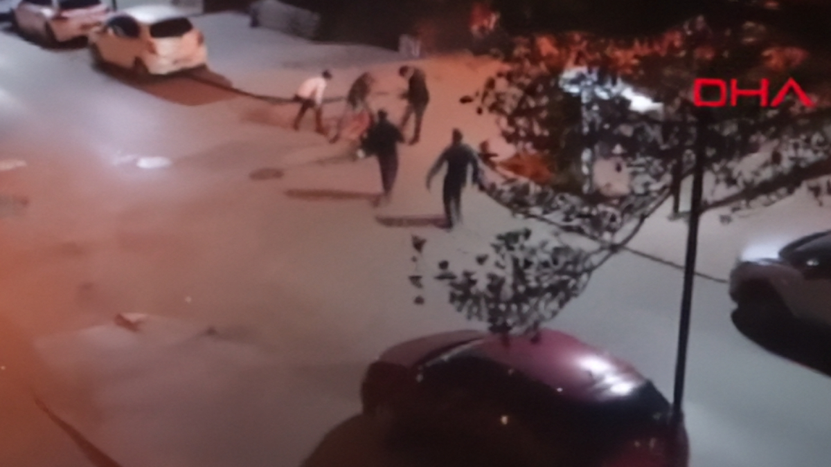 Ankara'da sokak ortasında sopalı darp kamerada