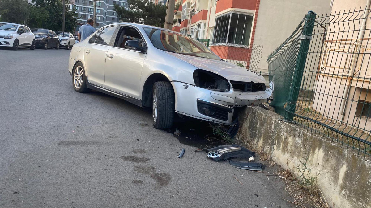 Tekirdağ'da otomobiliyle duvara çarpan sürücü 2.86 promil alkollü çıktı
