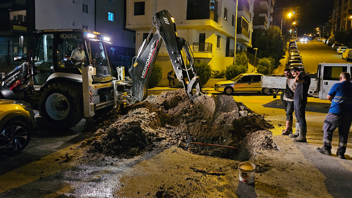 Edirne'de su arızası çalışmasında doğalgaz hattı patladı
