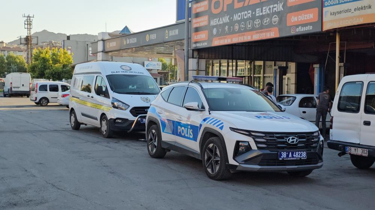 Kayseri'de oto tamirhanesinde kalfa kazara çırağı vurdu