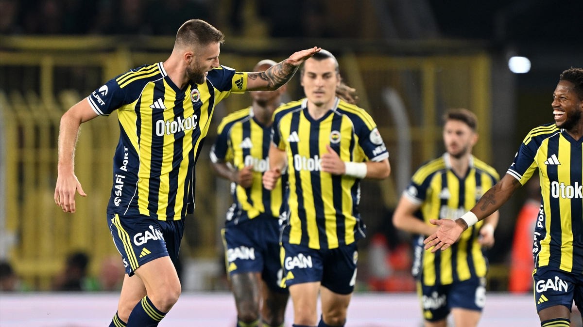 Gençlerbirliği - Fenerbahçe maçının ilk 11'leri