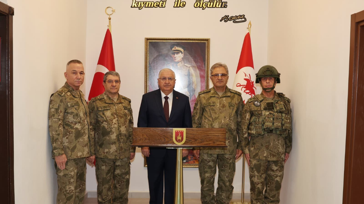 Yaşar Güler, Kara Kuvvetleri Komutanlığı’nın açılış töreni için Konya’da