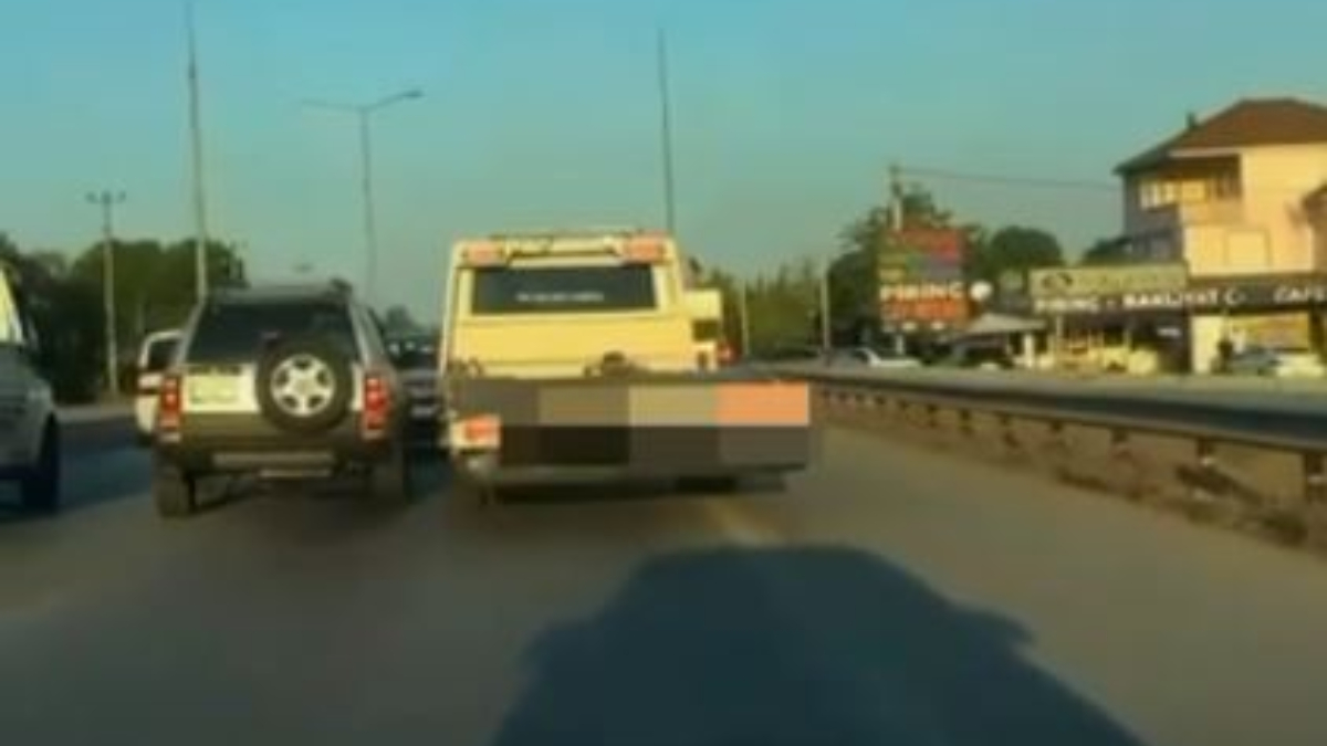 Samsun'da düğün konvoyunda trafiği tehlikeye atan çekici sürücüsüne ceza