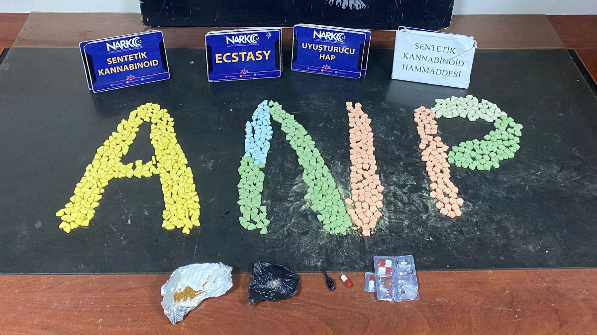 Adana'da evinden yüzlerce uyuşturucu çıkan kişi: Benim değil, içiciyim