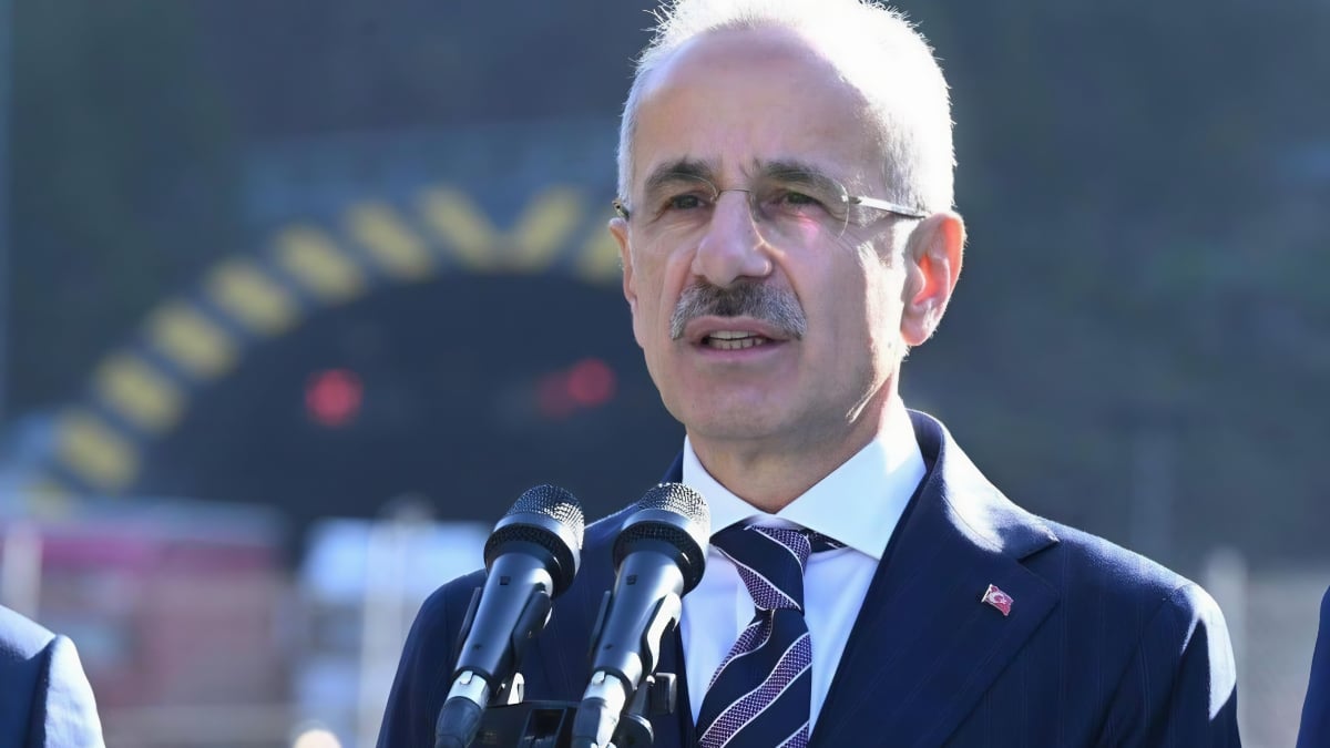Abdulkadir Uraloğlu: Tunceli'deki 9,1 milyar liralık 3 kara yolunun açılışı 13 Eylül'de yapılacak