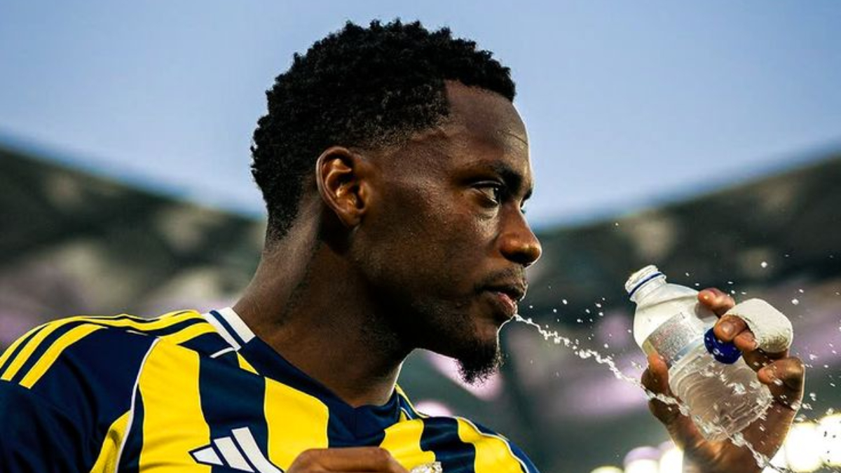 Jhon Duran, tedavi için Barcelona'da