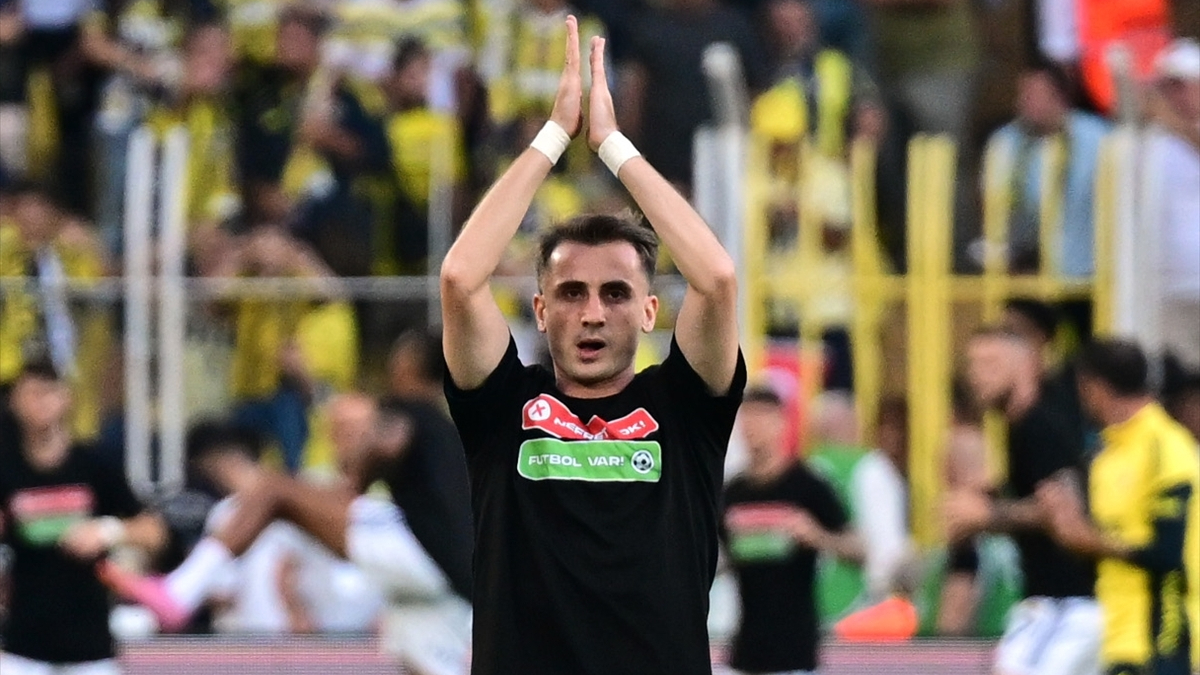 Kerem Aktürkoğlu, Fenerbahçe taraftarı ile buluştu