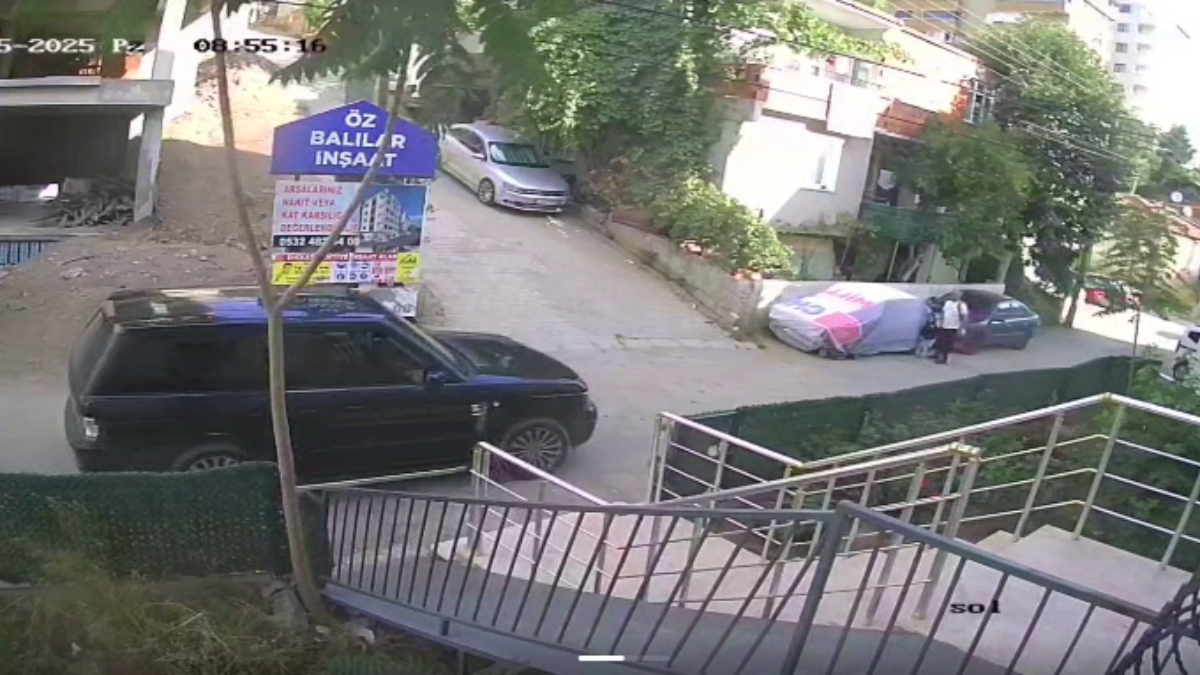 Kocaeli'de çocuklarının önünde tokalanan babayı görenler konuştu