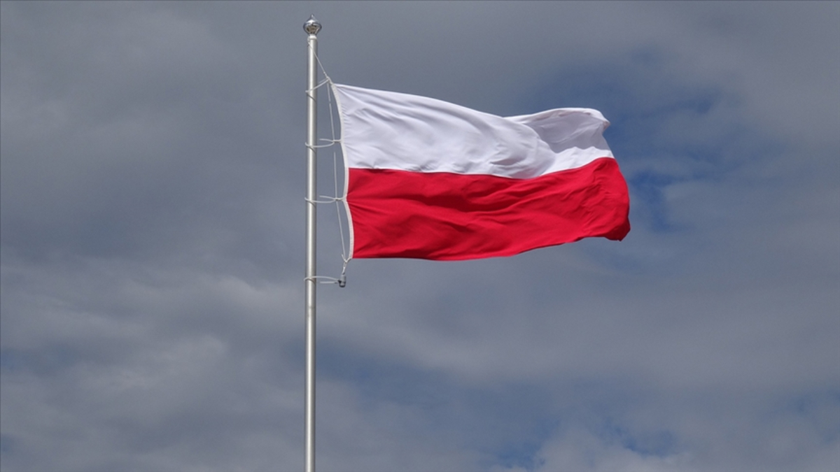 Polonya, hava sahasını ihlal eden Rus uçaklarını düşüreceğini duyurdu